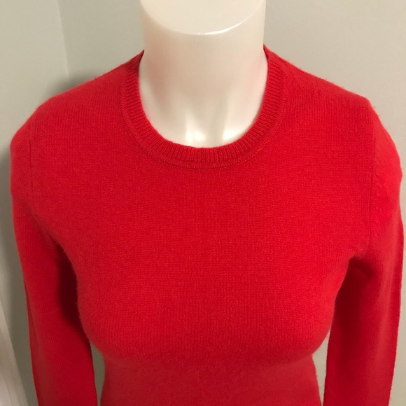 Red Cashmere Sweater ❤️ - Picture 3 of 7